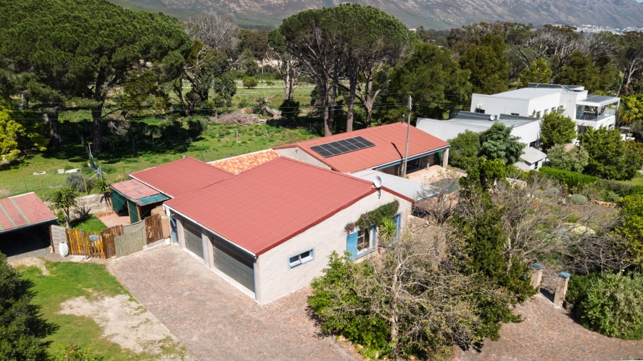 7 Bedroom Property for Sale in Tre Donne Estate Western Cape